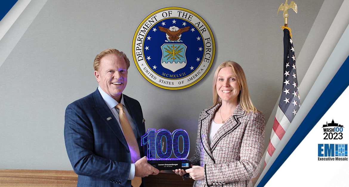 DAF CIO Lauren Knausenberger Accepts 3rd Wash100 Award From Jim Garrettson